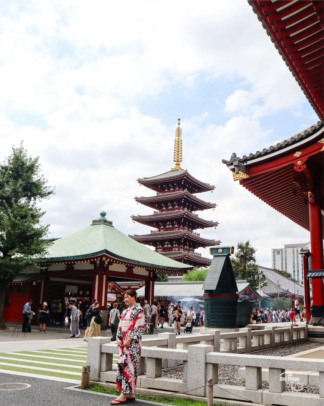 foto_8582 — incensario koro en el recinto interior del Senso-ji
