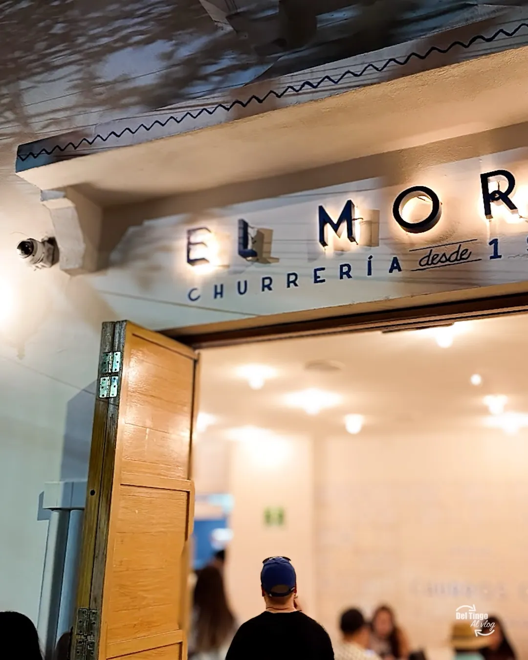 Fachada de El Moro que vimos durante el paseo por la zona.